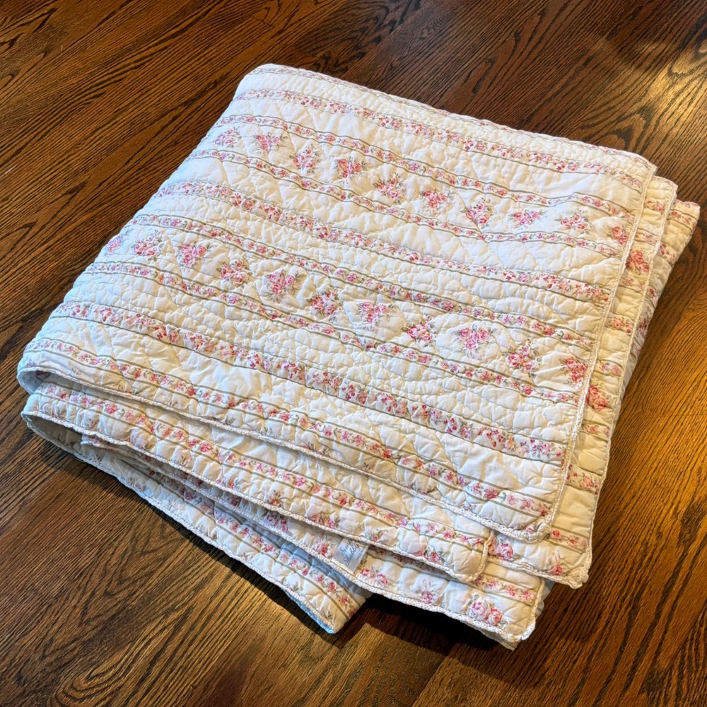 Simply Shabby Chic Rachel Ashwell Pink Floral Rose Stripe Quilt Blanket 86x88